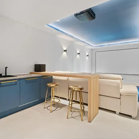 Sandie Front Golf Cinema Sauna Jacuzzi Kids Playground Villa