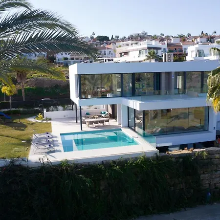 Villa Sandie Front Golf Cinema Sauna Jacuzzi Kids Playground Estepona